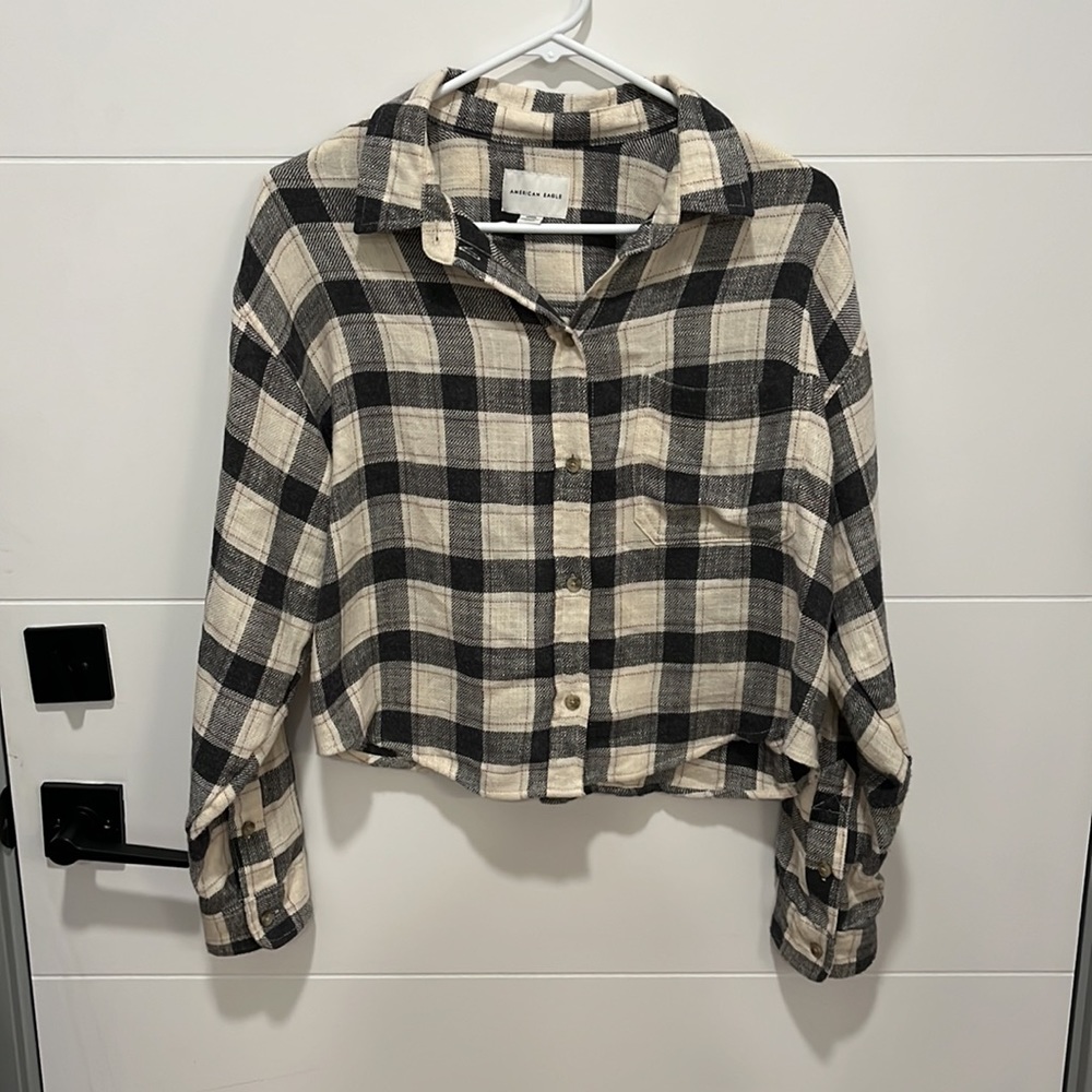 American eagle black and white cropped flannel